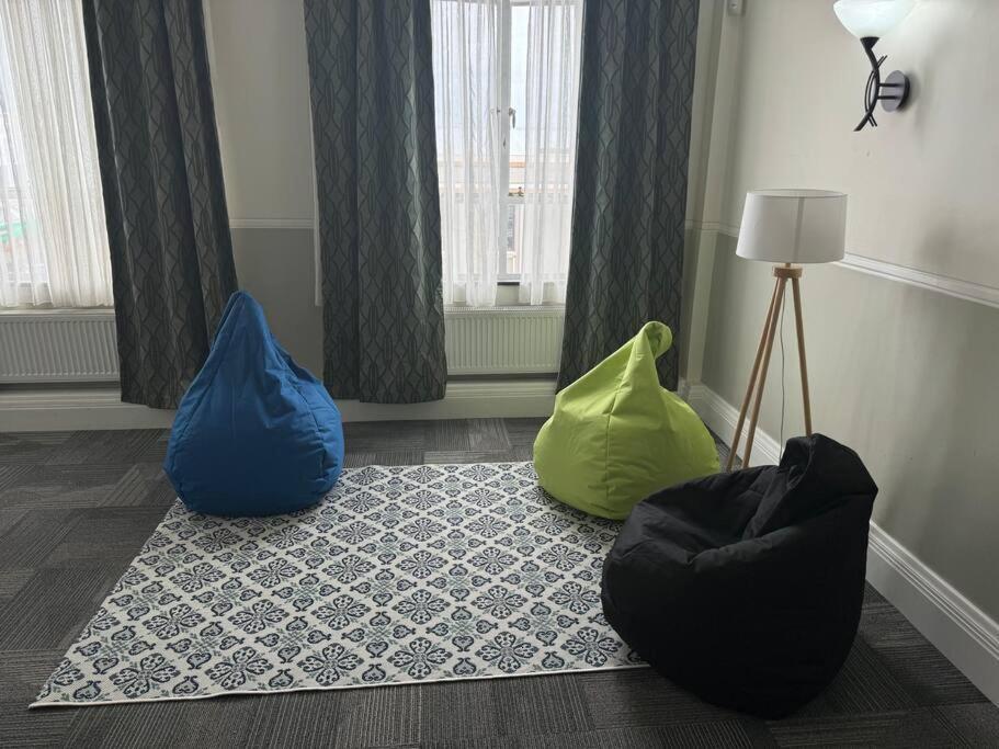 4 Large Bedroom Apartment In The City Hastings Buitenkant foto