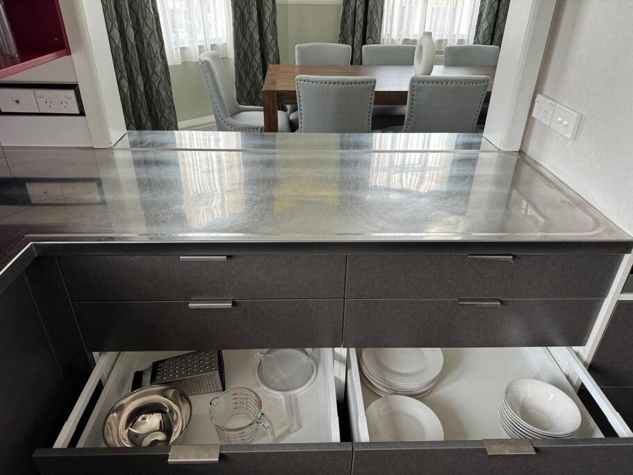 4 Large Bedroom Apartment In The City Hastings Buitenkant foto