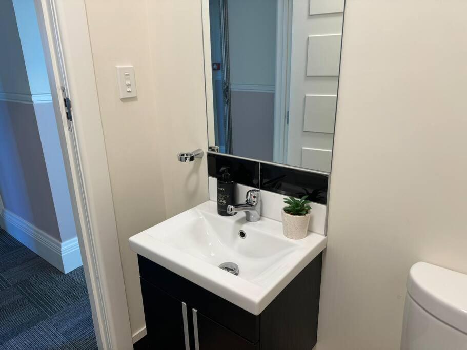 4 Large Bedroom Apartment In The City Hastings Buitenkant foto