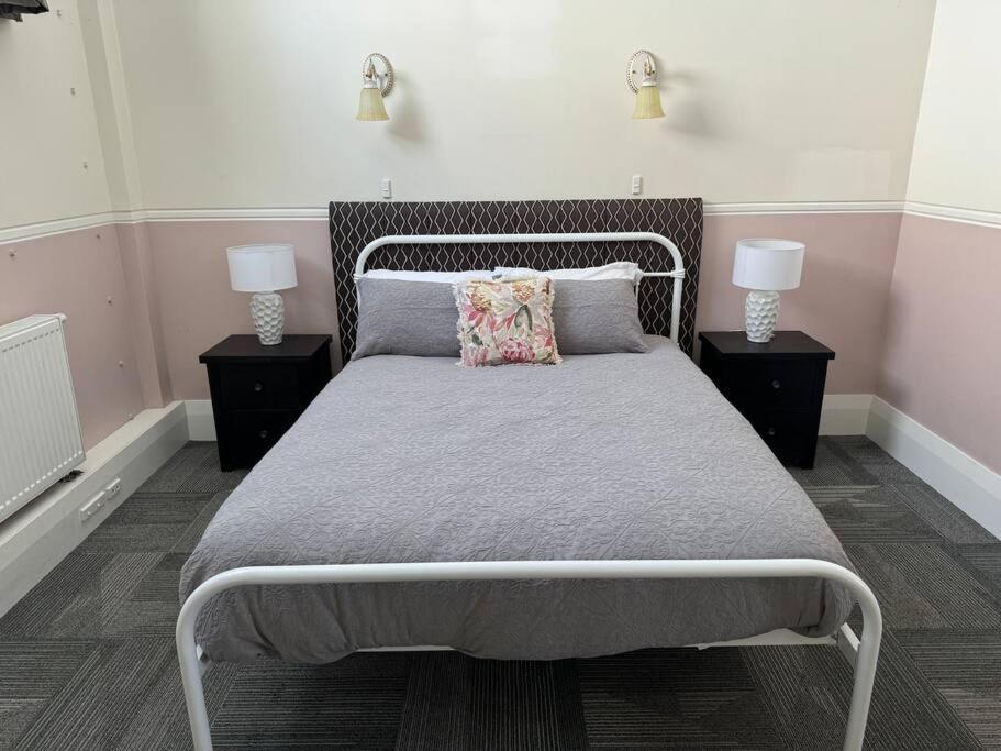 4 Large Bedroom Apartment In The City Hastings Buitenkant foto