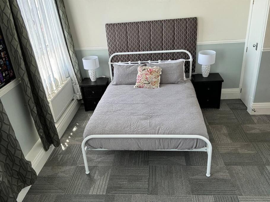 4 Large Bedroom Apartment In The City Hastings Buitenkant foto