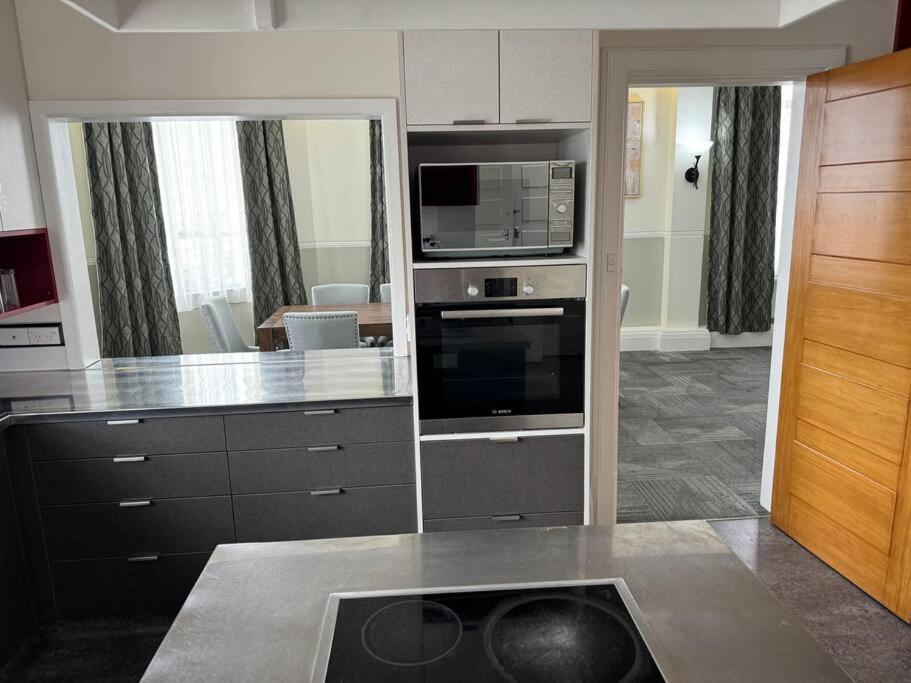 4 Large Bedroom Apartment In The City Hastings Buitenkant foto